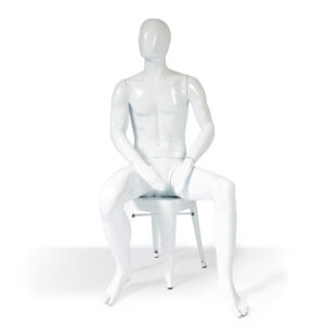 Schaufensterfigur männlich sitzend weiß-glossy