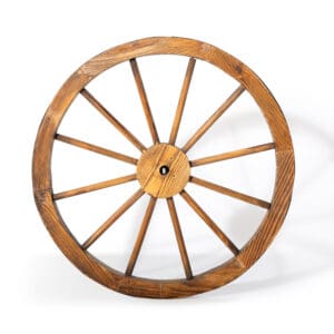 Wagenrad mit Metallbeschlag